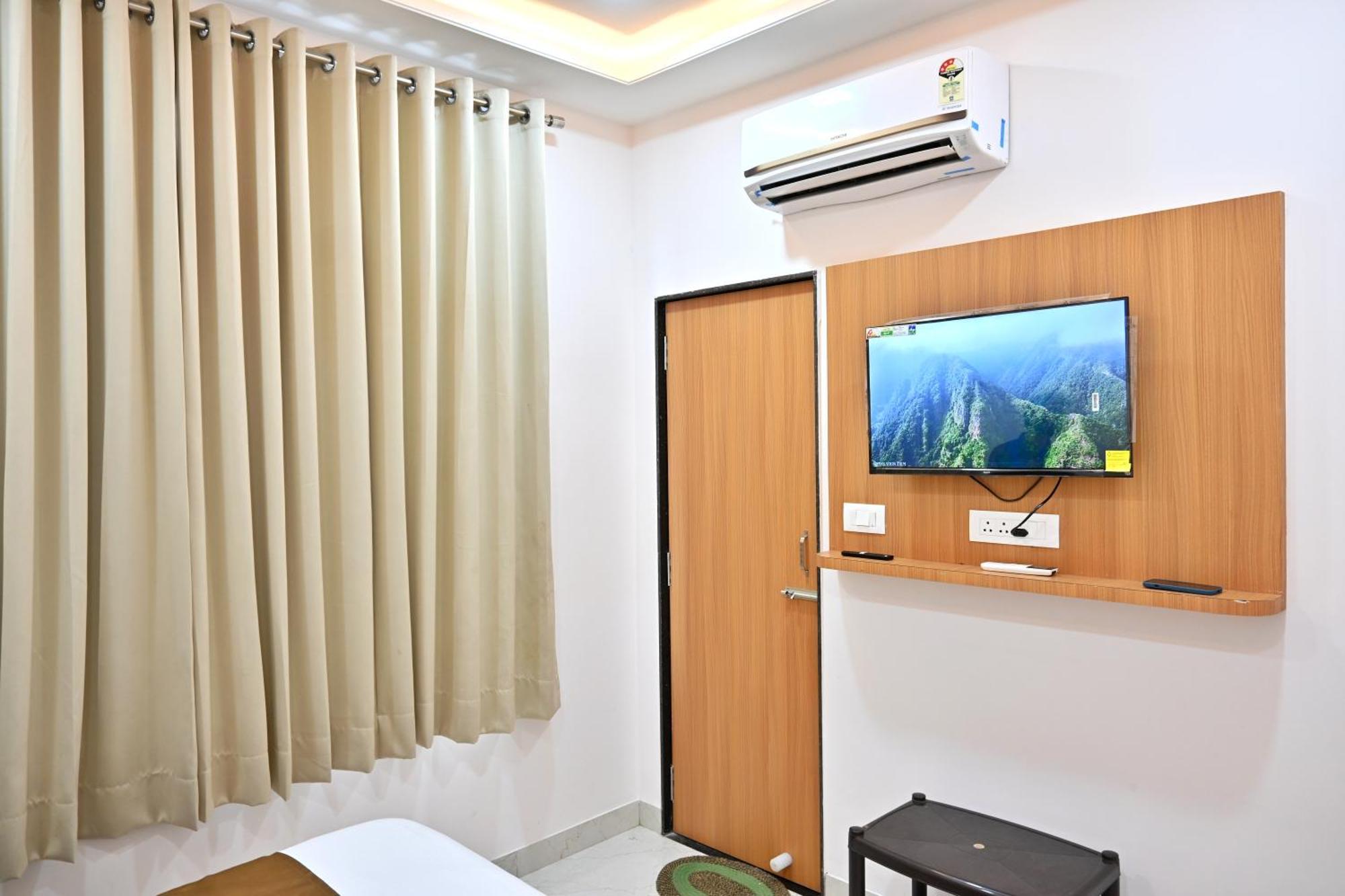 Hotel Serenity Heights Udaipur Exterior photo
