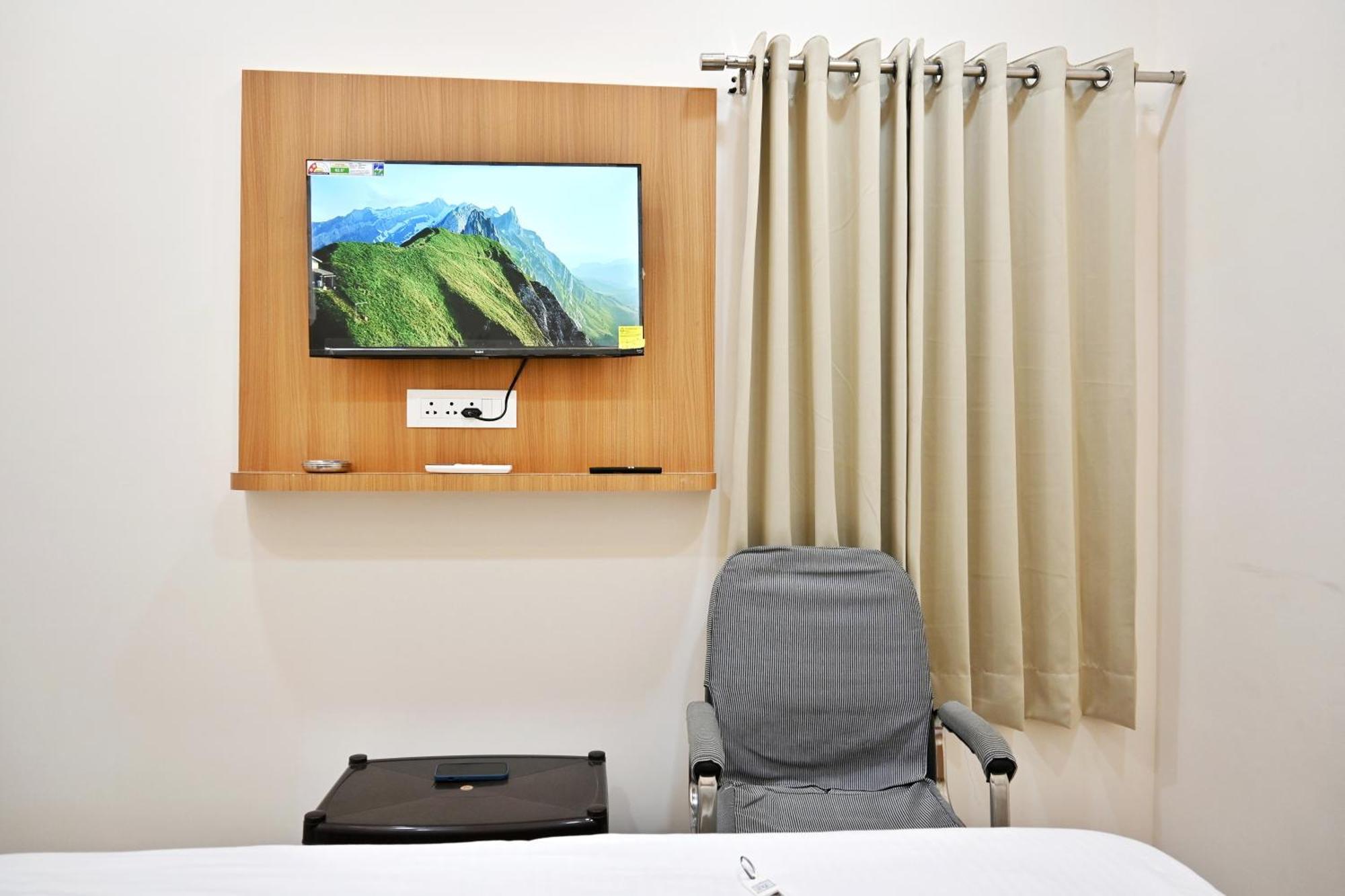 Hotel Serenity Heights Udaipur Exterior photo