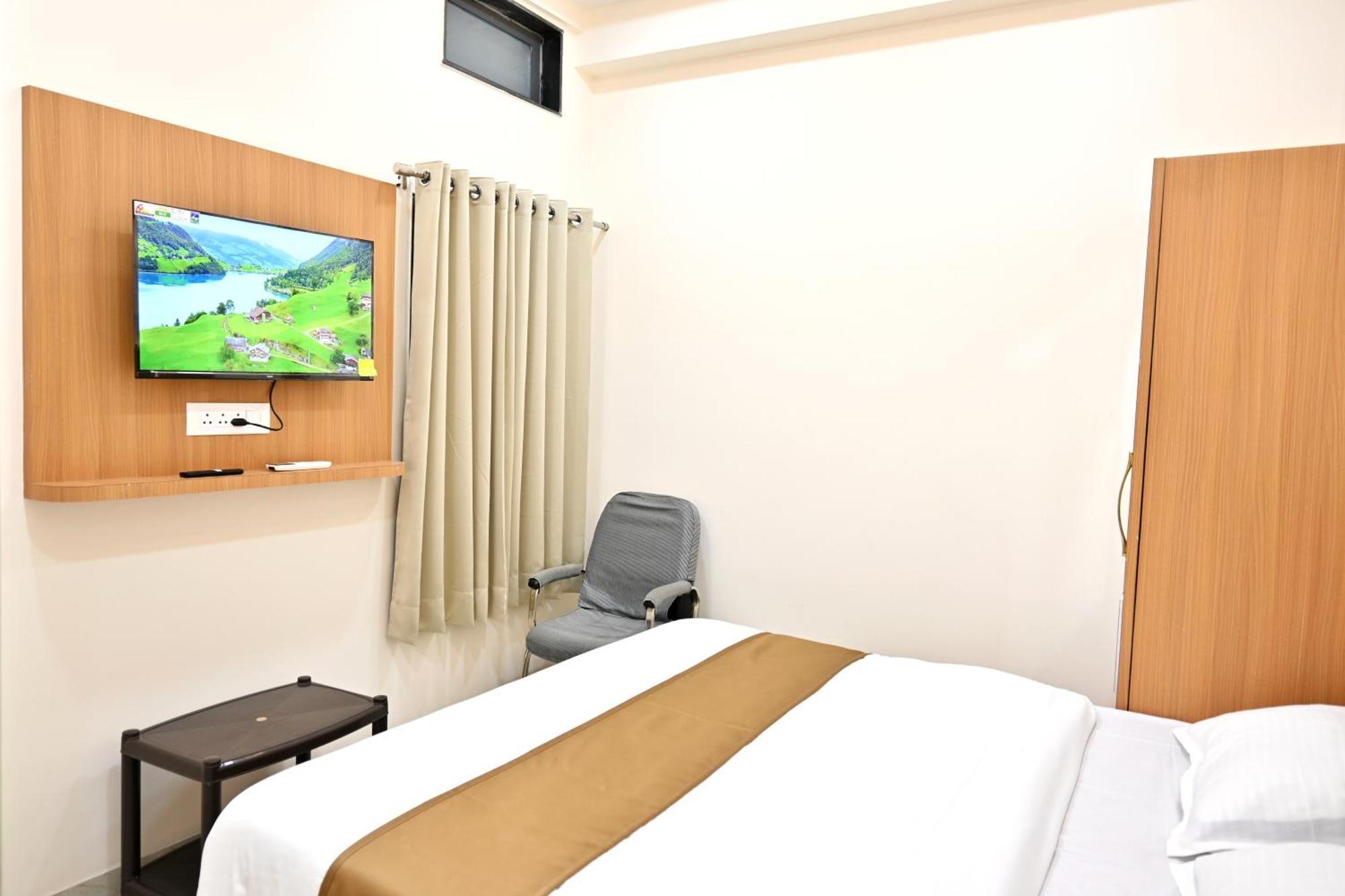 Hotel Serenity Heights Udaipur Exterior photo